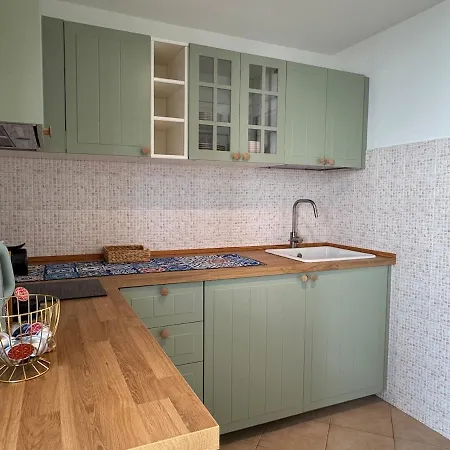 Rooftop Via Appia Nuova, Daire *