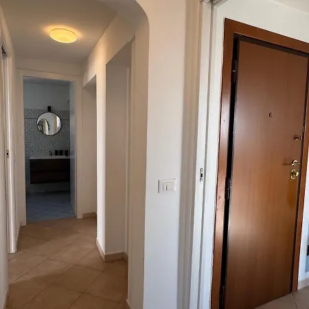 Rooftop Via Appia Nuova, Daire