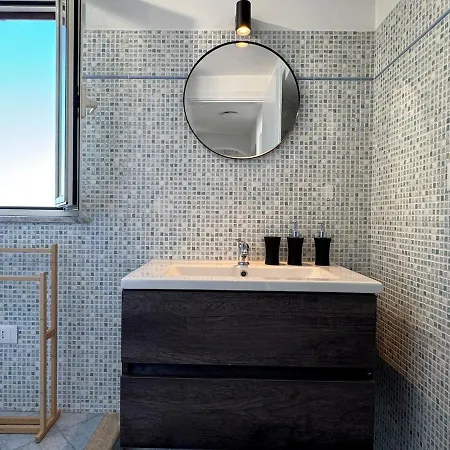 Rooftop Via Appia Nuova, * Roma