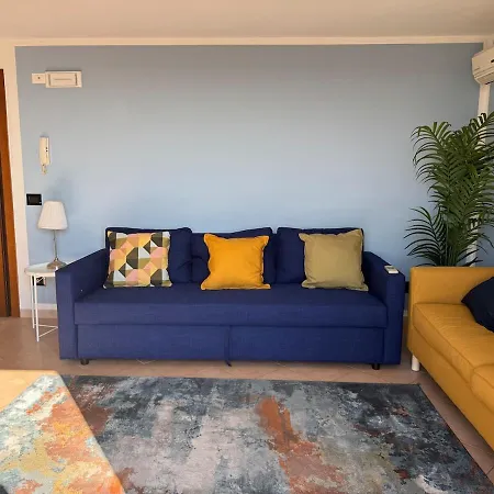 Rooftop Via Appia Nuova, * Roma