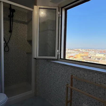 Rooftop Via Appia Nuova, Daire Roma