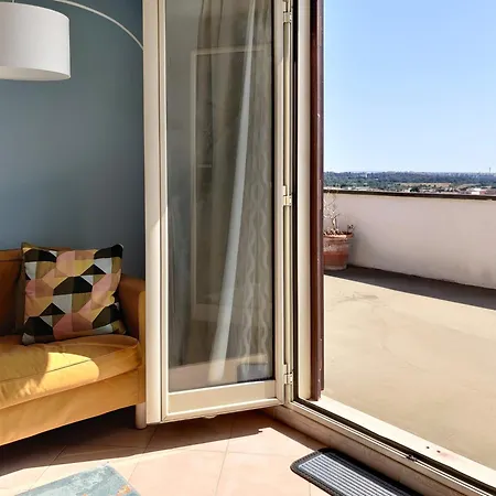 Rooftop Via Appia Nuova, Apartment Rom