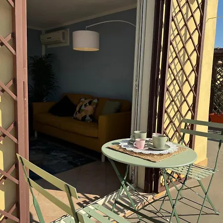アパート Rooftop Via Appia Nuova, ローマ